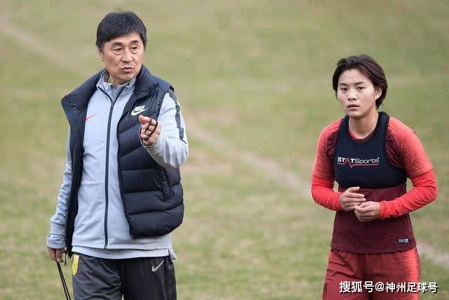 分析库明加新合同：选择坚定却面临新挑战